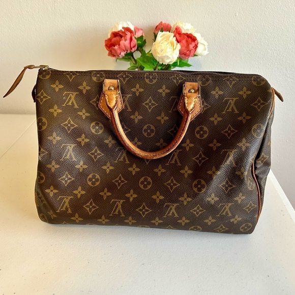 Authentic Vintage Louis Vuitton Speedy 35 Monogram 1991 Collection - Picture 3 of 9